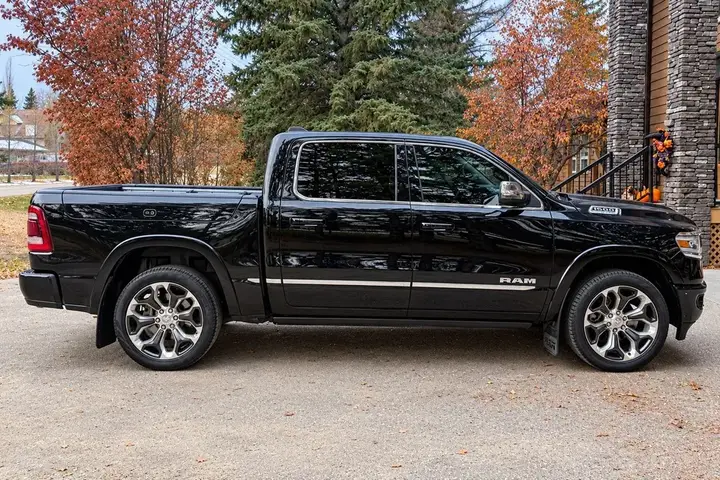Ram 1500 2023 photo 2