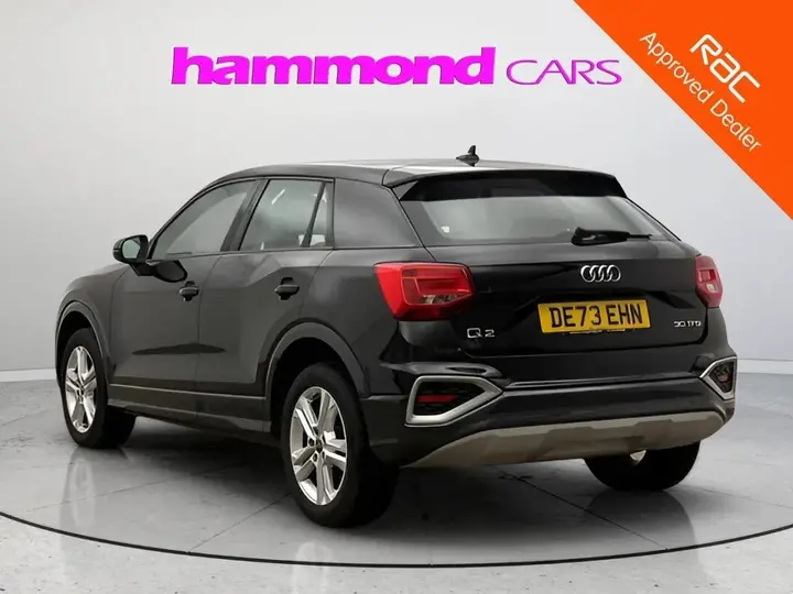 Audi Q2 2023 photo 2