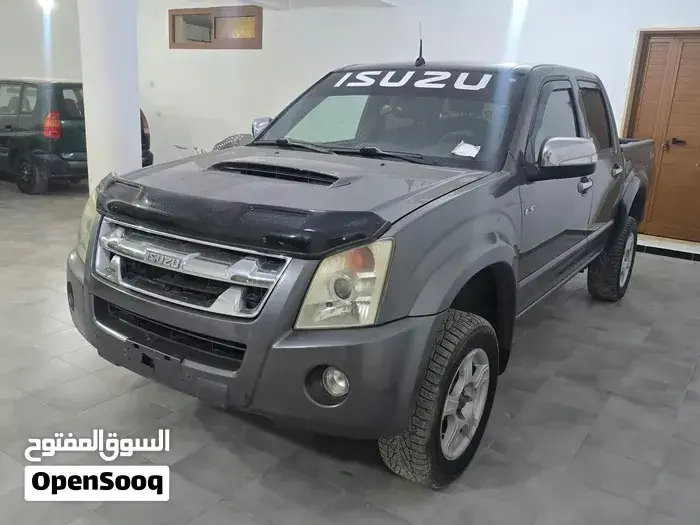 Isuzu Mu-X 2012 photo 3