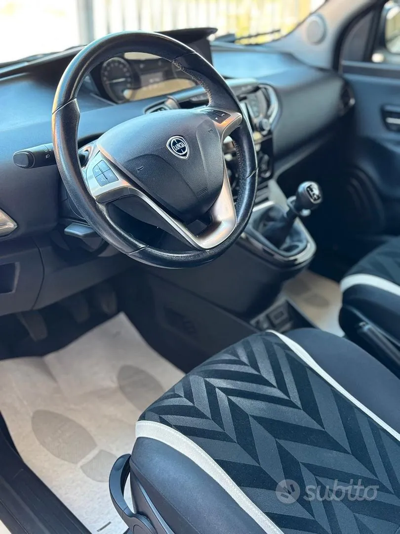Lancia Ypsilon 2016 photo 5