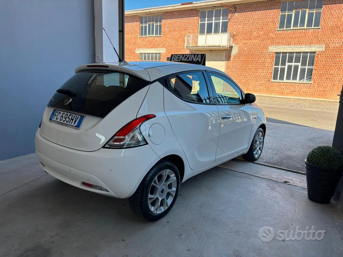 Lancia Ypsilon 2016 photo 3