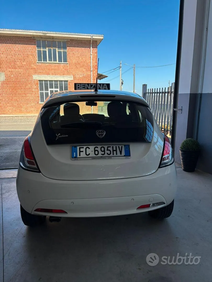 Lancia Ypsilon 2016 photo 4