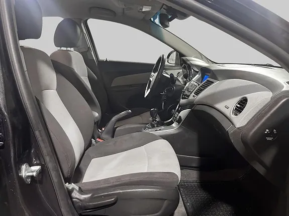 Chevrolet Cruze 2011 photo 4