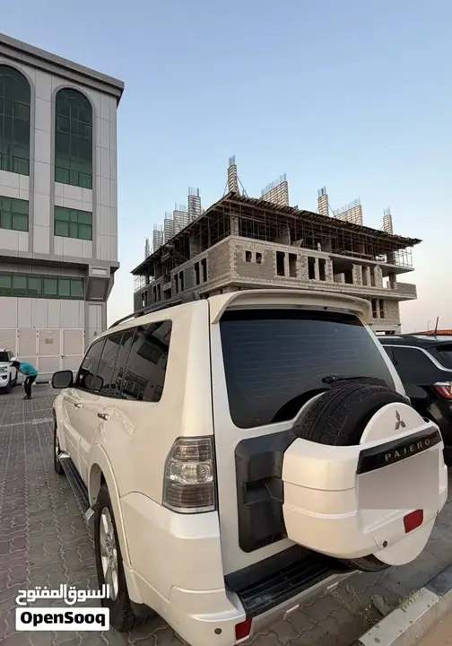 Mitsubishi Pajero 2013 photo 2