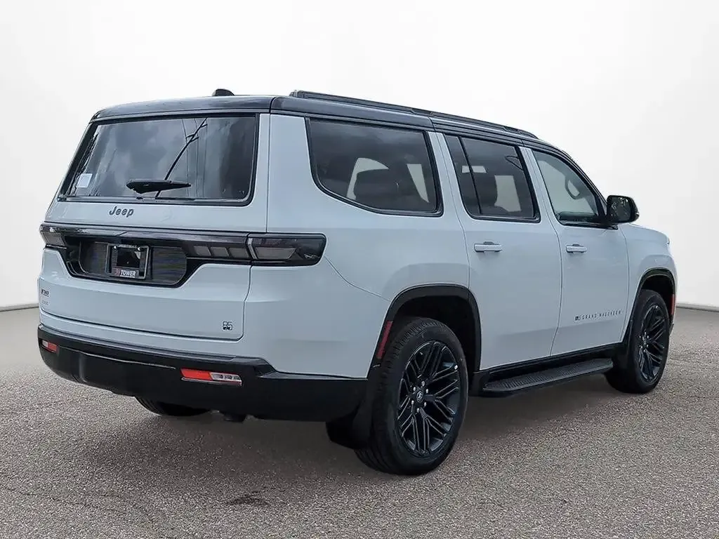 Jeep Grand Wagoneer 2026 photo 5