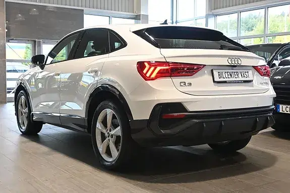 Audi Q3 2023 photo 3