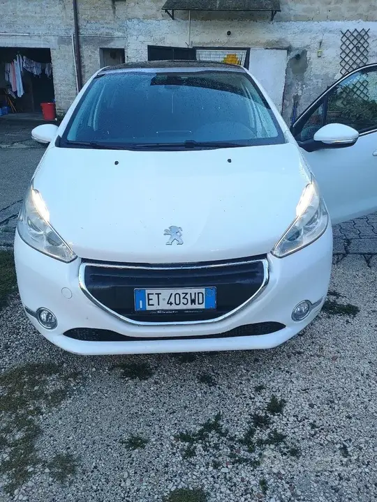 Peugeot 208 2014 photo 5