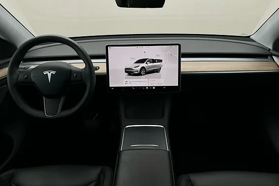 Tesla Model Y 2023 photo 3