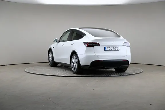Tesla Model Y 2023 photo 2