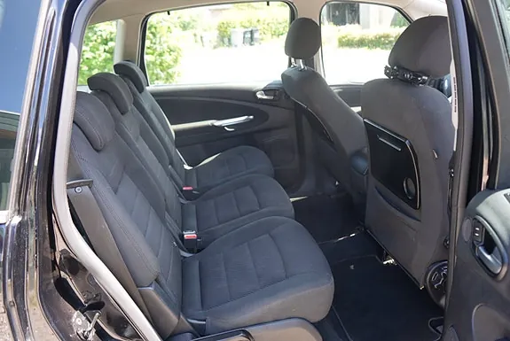 Ford S-Max 2013 photo 4
