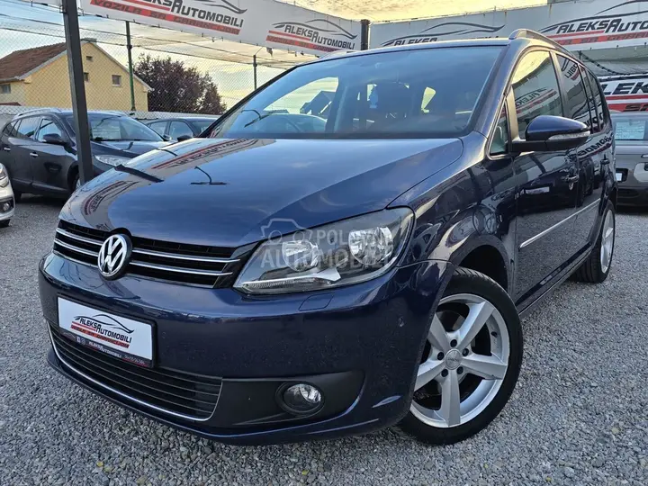 Volkswagen Touran 2012 photo 2