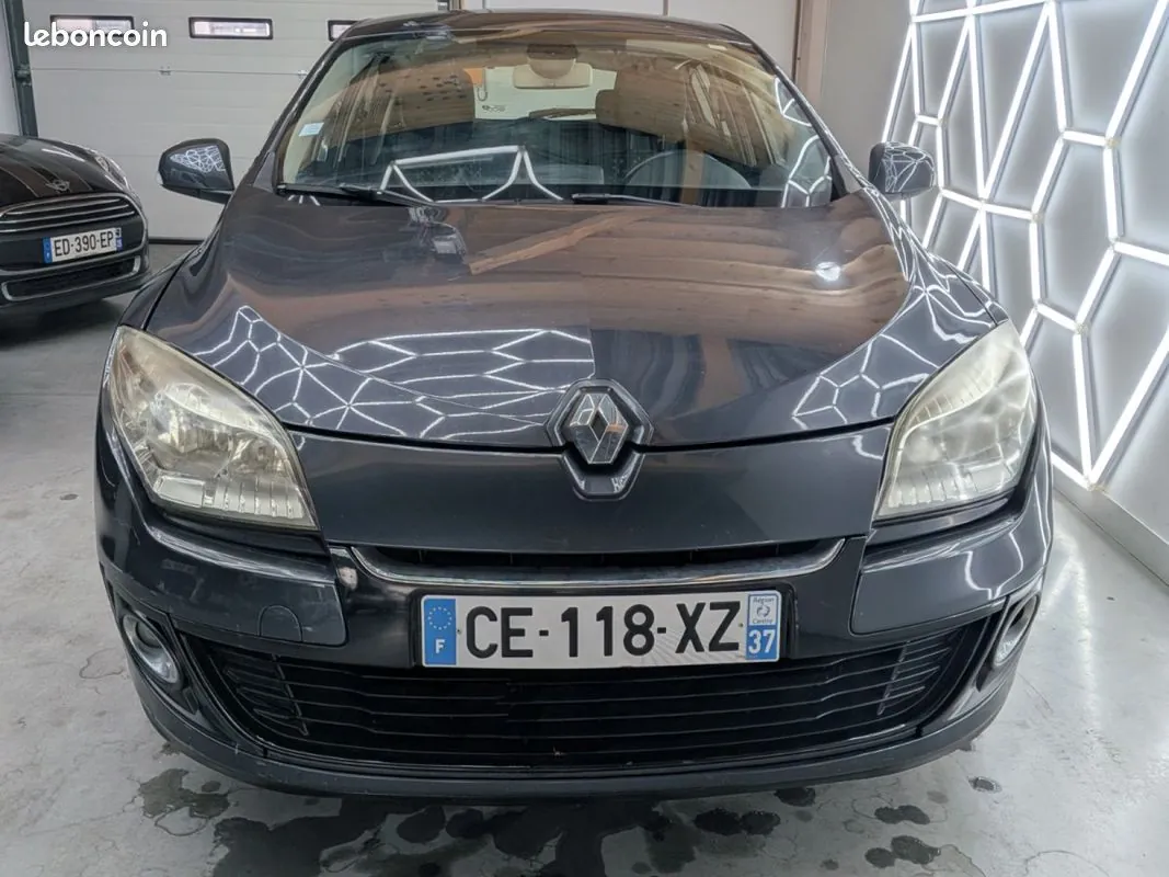 Renault Megane 2012 photo 2