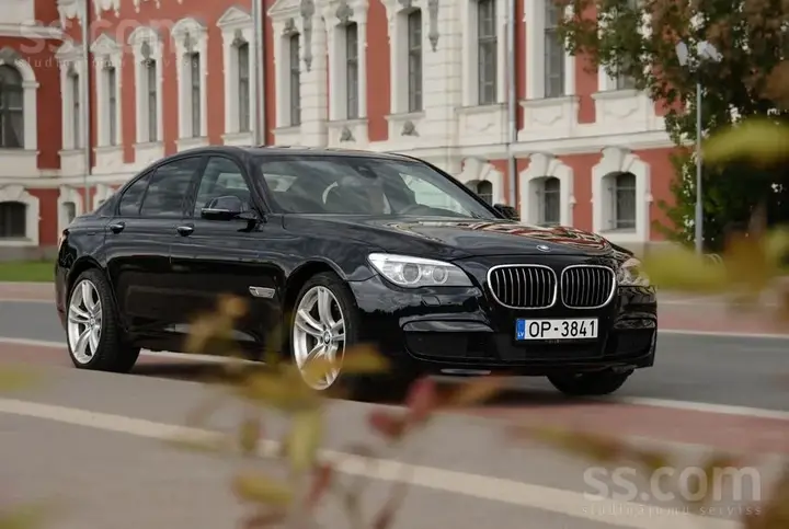 BMW 7 Series 2014 photo 4