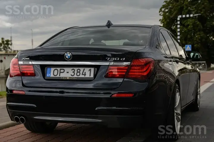 BMW 7 Series 2014 photo 2