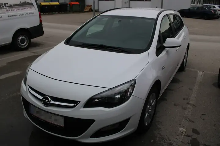 Opel Astra 2016 photo 2