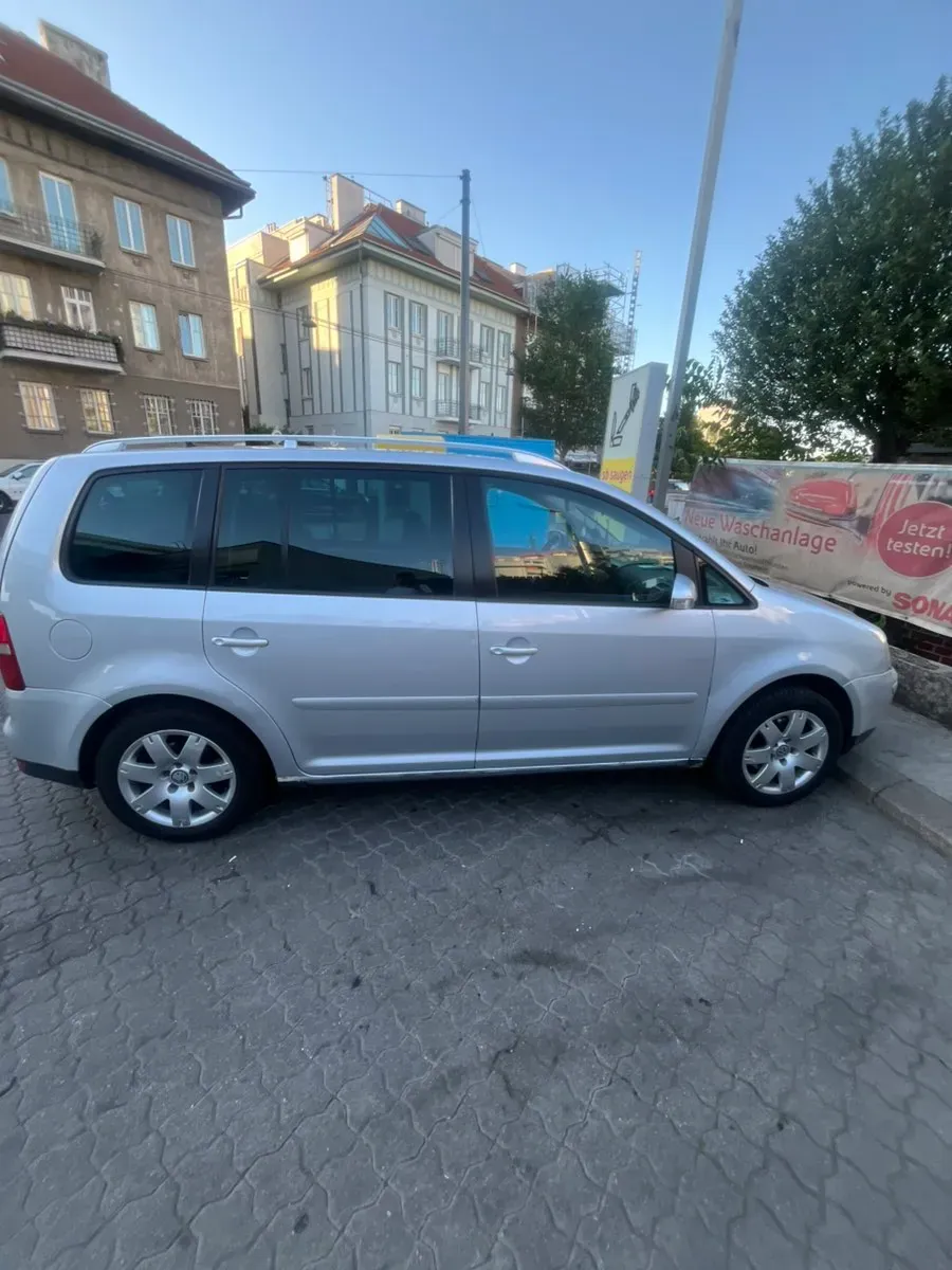 Volkswagen Touran 2004 photo 3