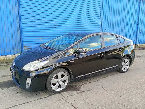 Toyota Prius 2011 photo 2