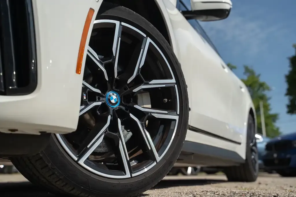BMW I4 2022 photo 5