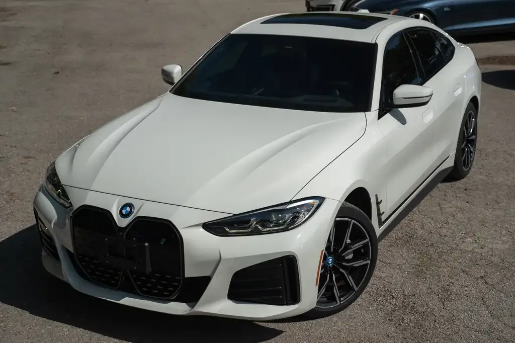 BMW I4 2022 photo 3