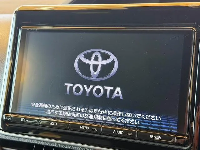 Toyota Esquaise 2018 photo 3