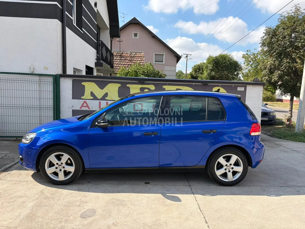 Volkswagen Golf 2011 photo 2
