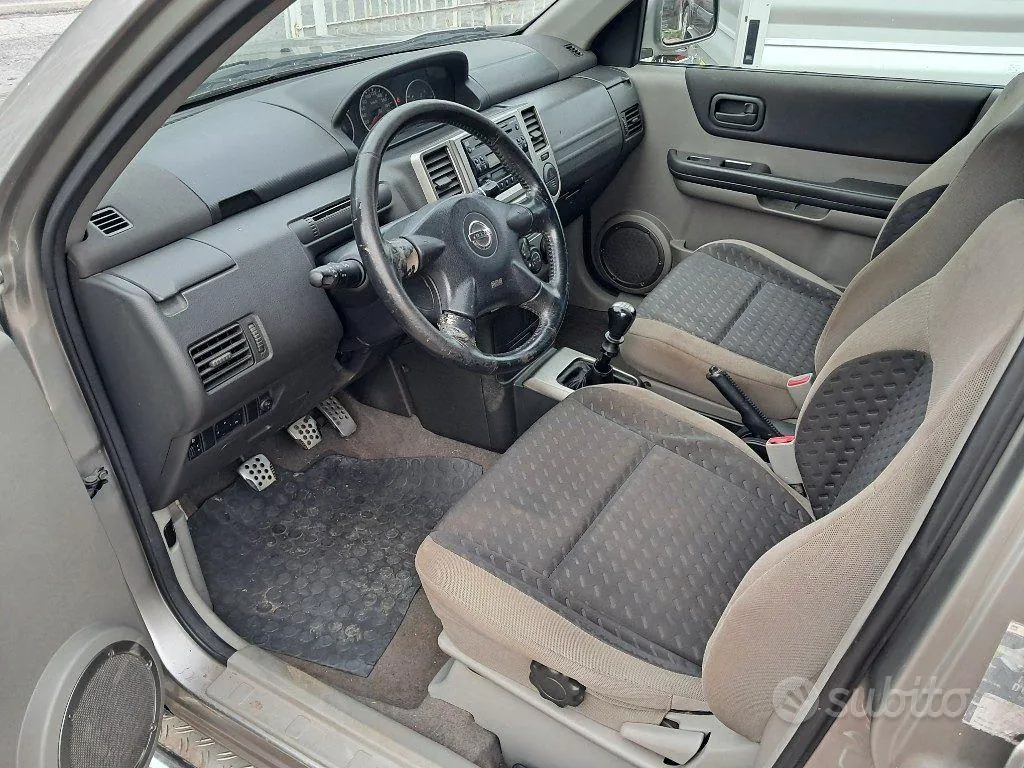 Nissan X-Trail 2005 photo 2