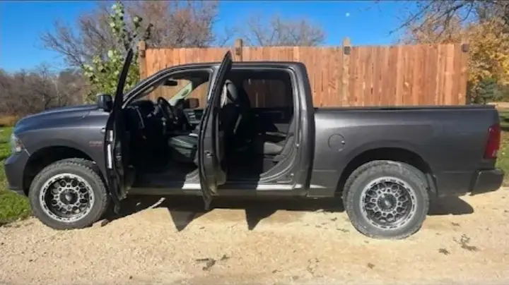 Dodge Ram 1500 2014 photo 2