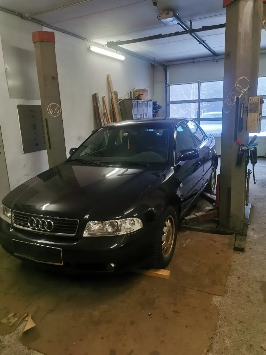 Audi A4 1999 photo 3