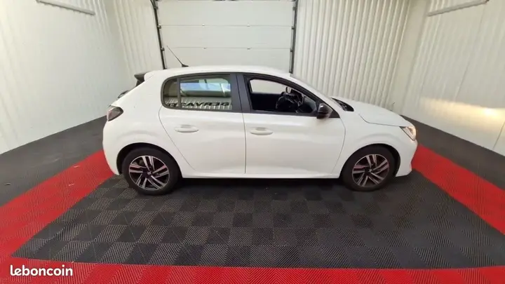 Peugeot 208 2023 photo 4