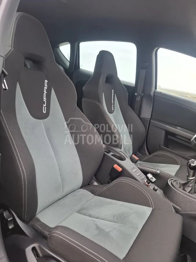 Seat Leon 2011 photo 2