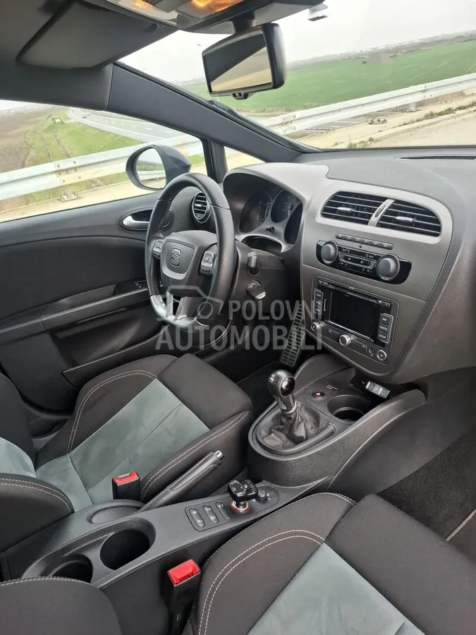 Seat Leon 2011 photo 3