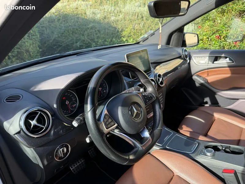 Mercedes-Benz B-Class 2015 photo 2
