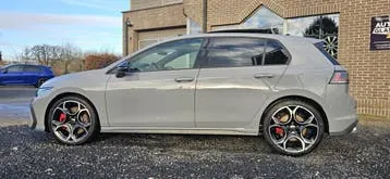 Volkswagen Golf 2025 photo 2