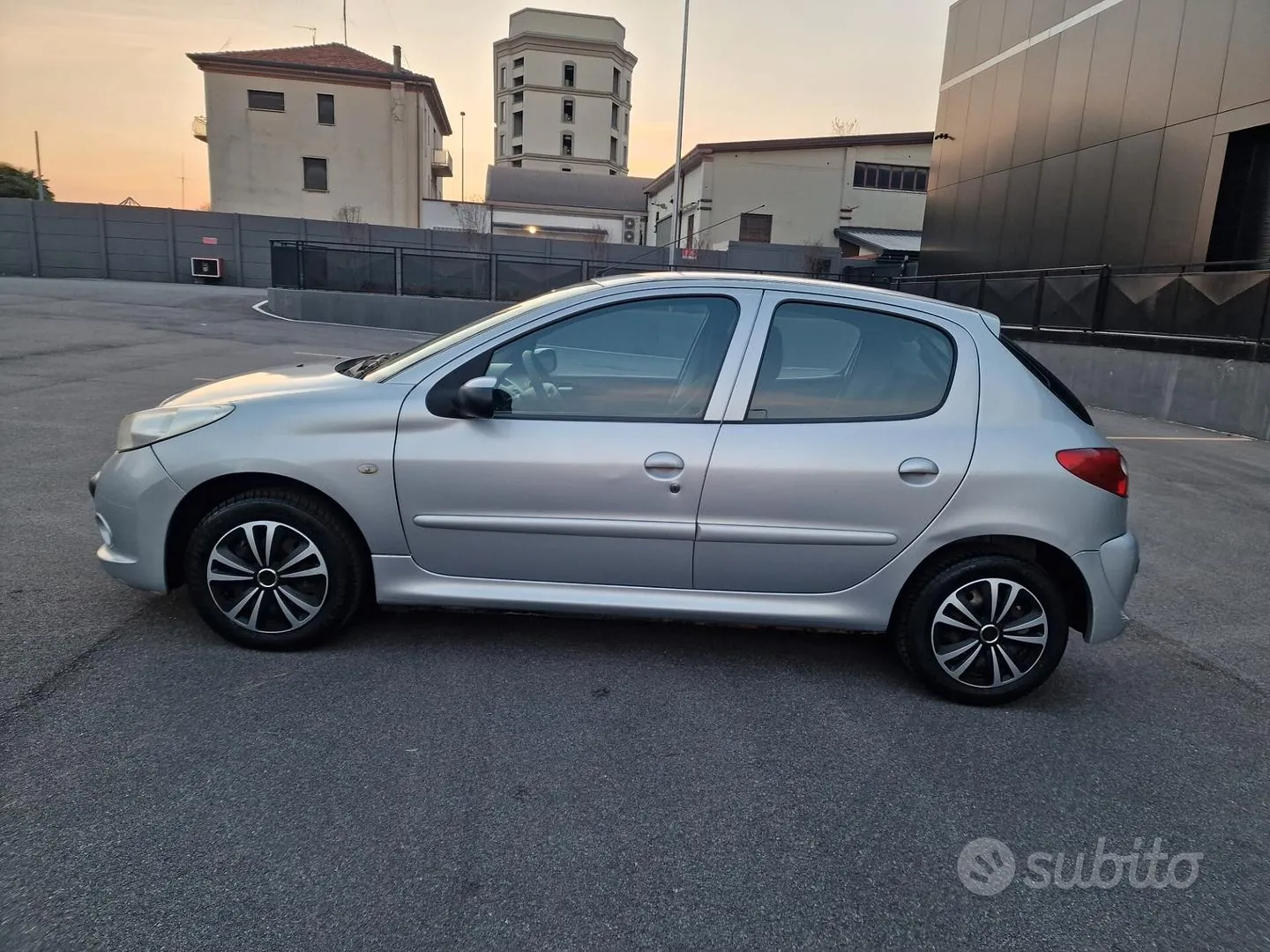 Peugeot 206 2010 photo 3