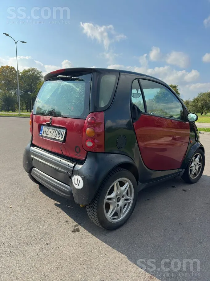 Smart Fortwo 2001 photo 2