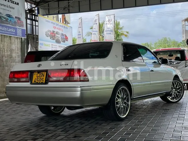 Toyota Crown 1998 photo 3