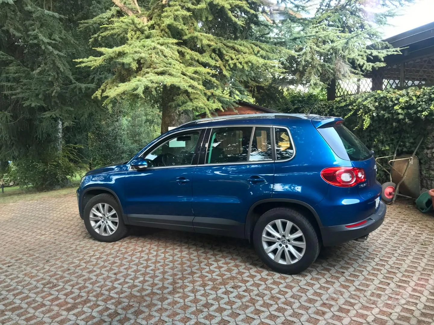 Volkswagen Tiguan 2009 photo 2