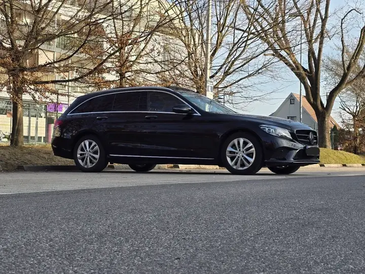 Mercedes-Benz C-Class 2018 photo 2