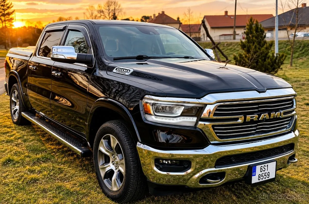 Dodge Ram Laramie photo 2