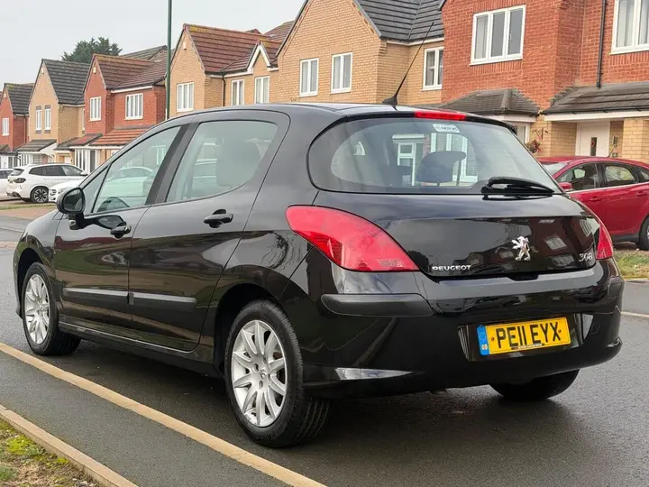 Peugeot 308 2011 photo 3
