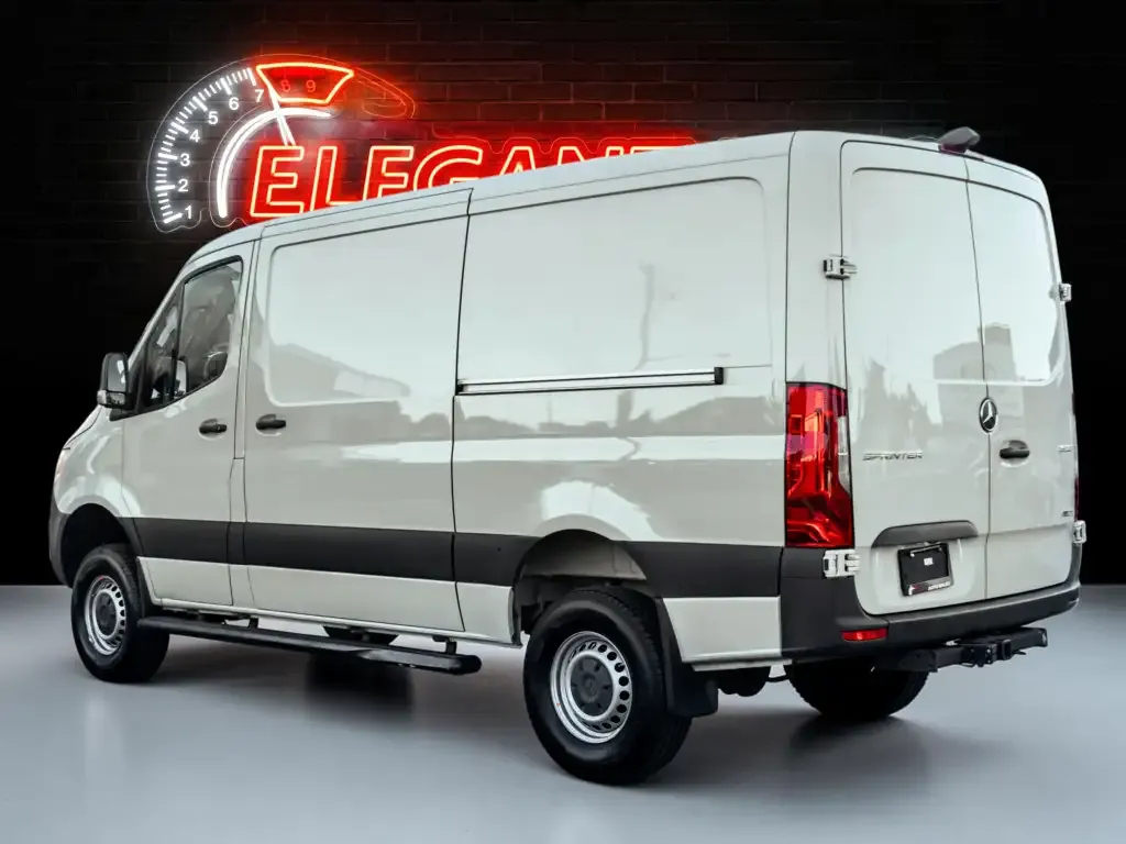 Mercedes-Benz Sprinter 2024 photo 4