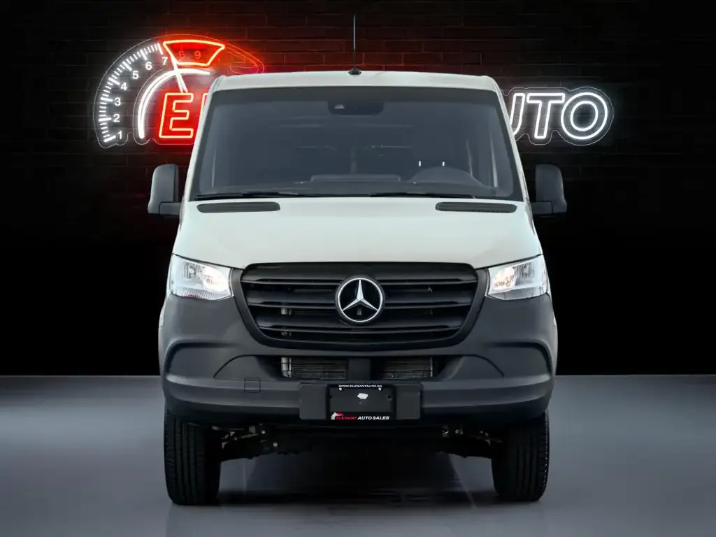 Mercedes-Benz Sprinter 2024 photo 2