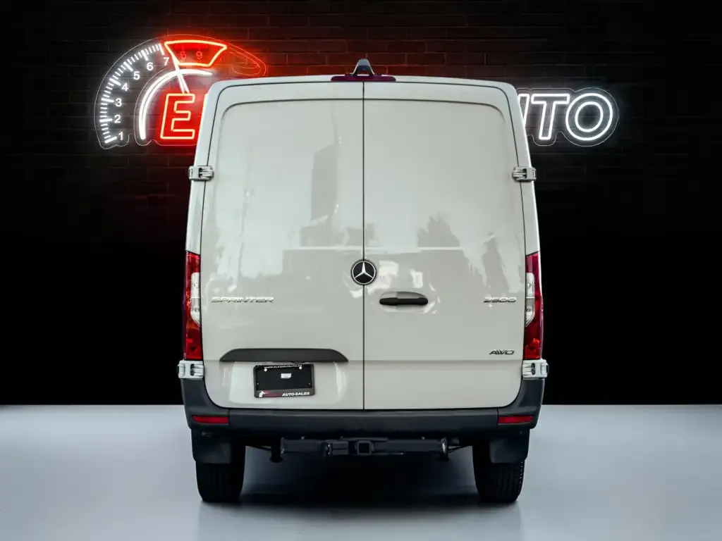 Mercedes-Benz Sprinter 2024 photo 5