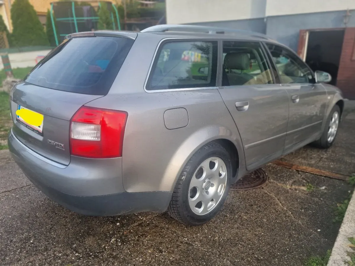 Audi A4 2003 photo 2