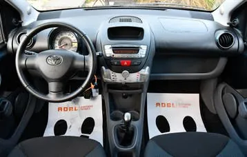 Toyota Aygo 2011 photo 2