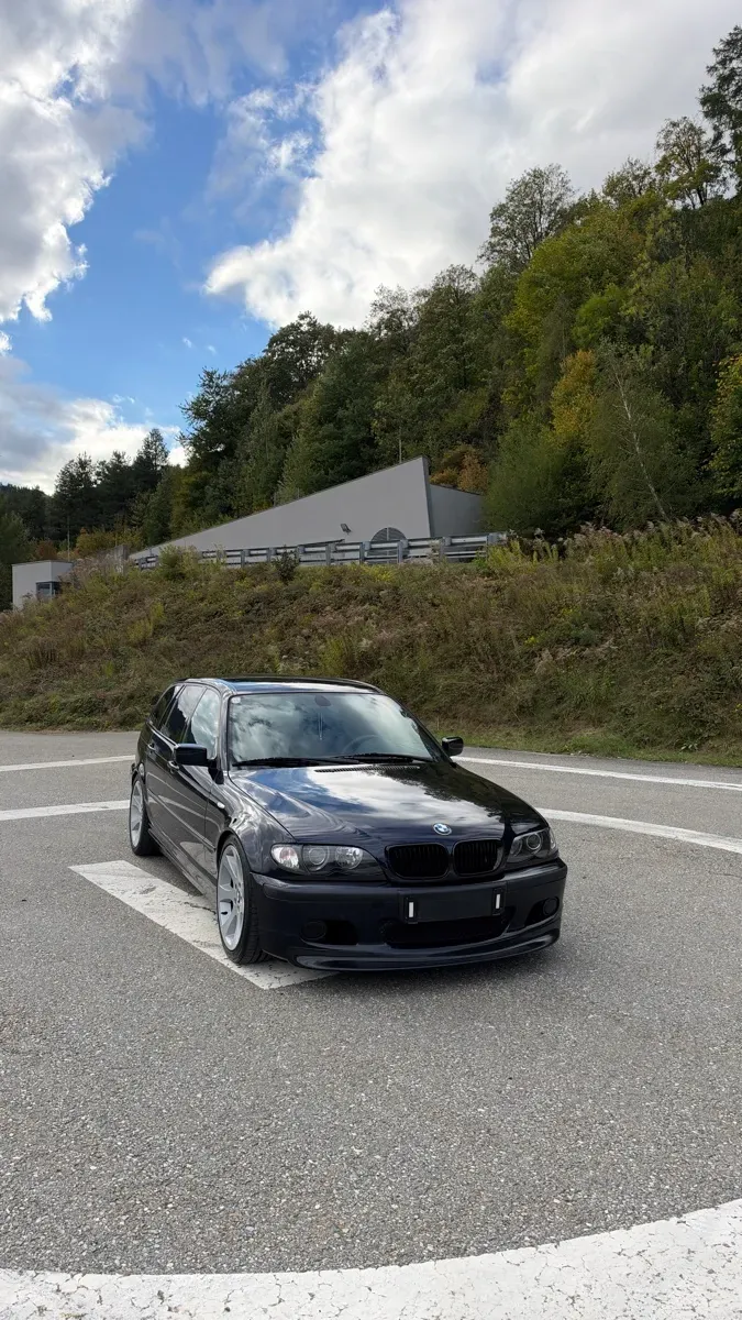 BMW 3 Series 2004 photo 2