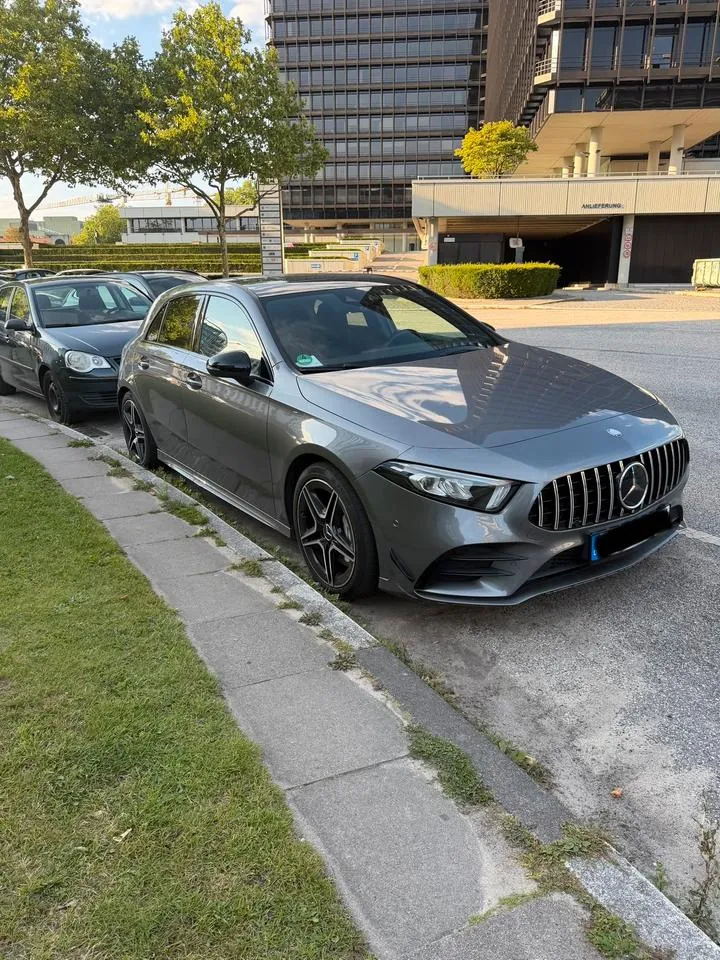Mercedes-Benz A35 Amg