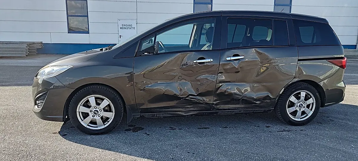 Mazda Mazda5 2015 photo 3