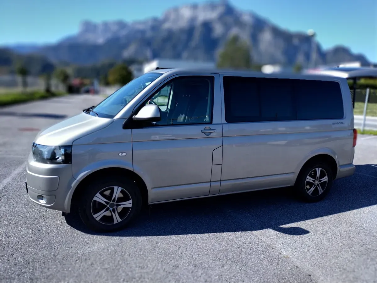 Volkswagen Multivan 2013 photo 2
