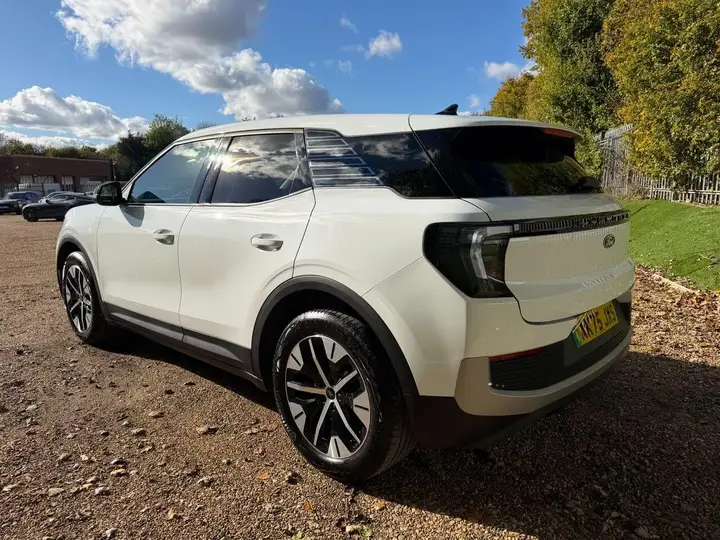 Ford Explorer 2025 photo 4
